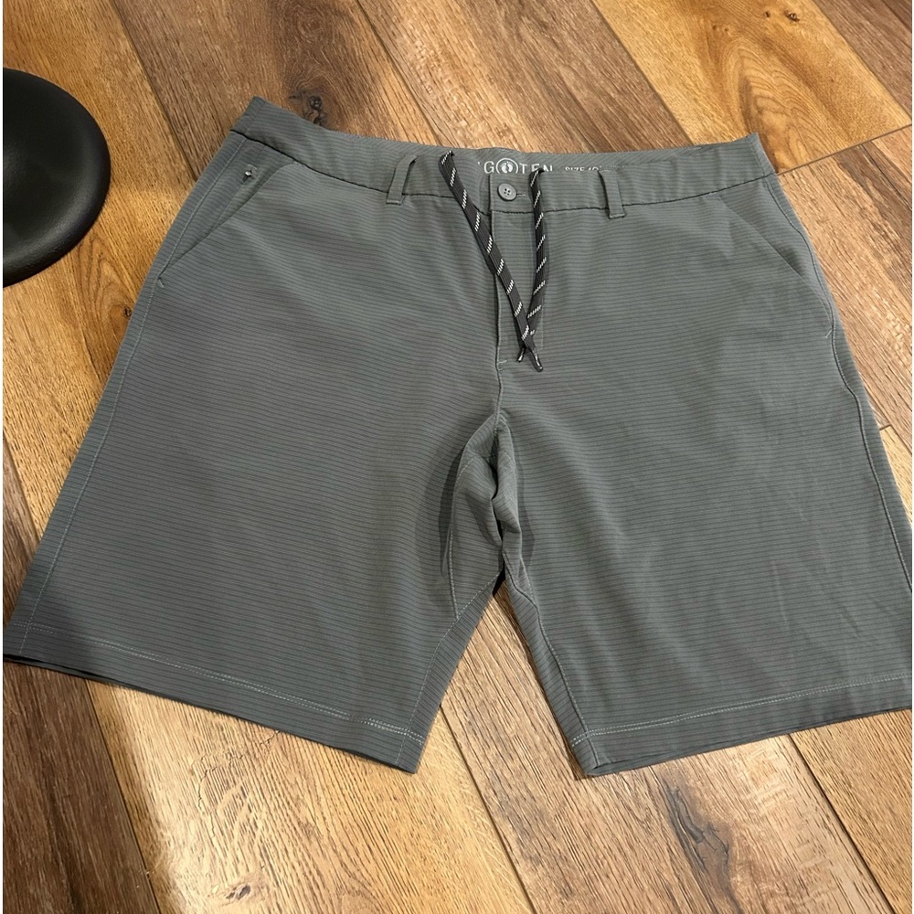 Hang Ten Men’s Flat Front Casual Lightweight Shorts ColorGray PinStripes Size 40